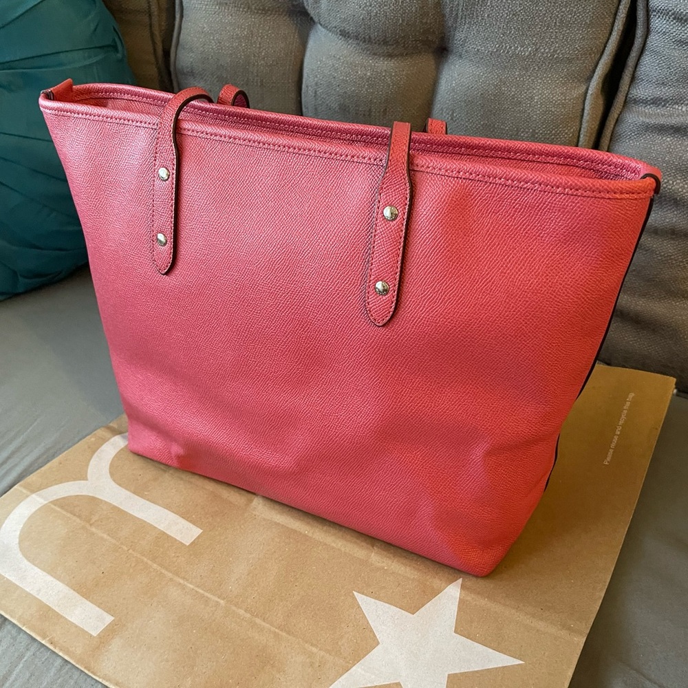 Coach City Zip Tote - Picture 7 of 14